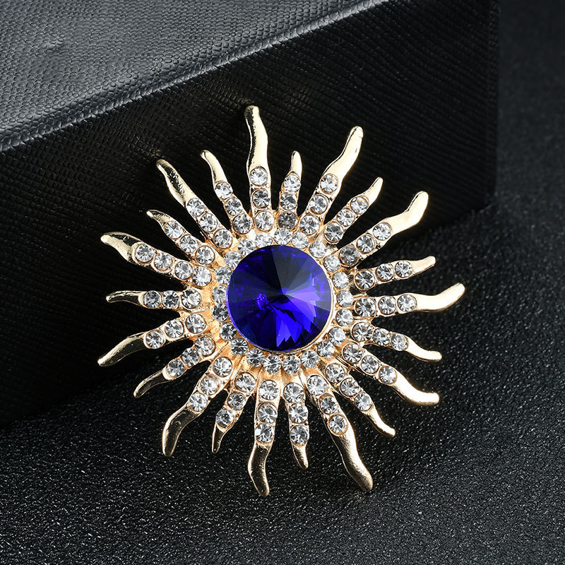 New Flower Brooch Trend Style  - Women Formal Wear Trends 评论和价格