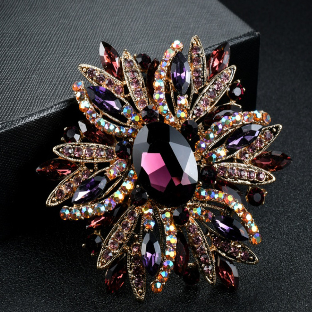New Flower Brooch Trend Style  - Women Formal Wear Trends 评论和价格