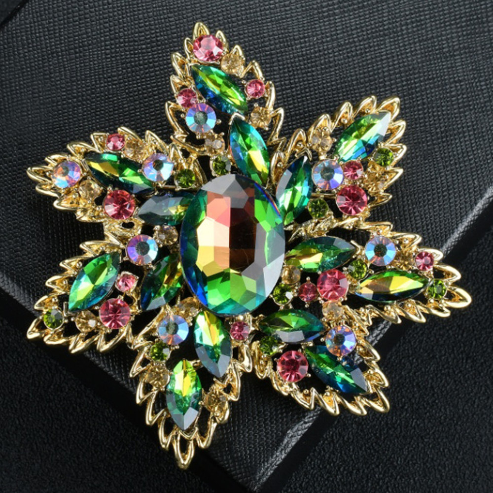 New Flower Brooch Trend Style  - Women Formal Wear Trends 评论和价格
