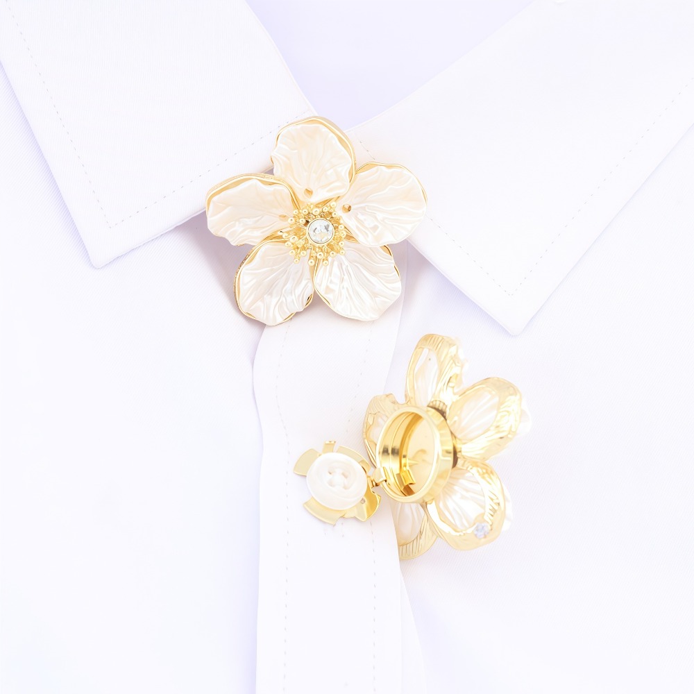 A Pair Vintage Petal Button Co - Vintage Women'S Formal Wear 评论和价格