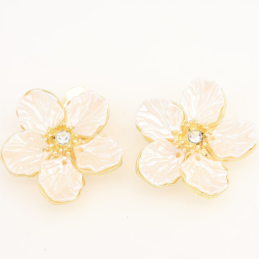 A Pair Vintage Petal Button Co - Vintage Women'S Formal Wear 评论和价格